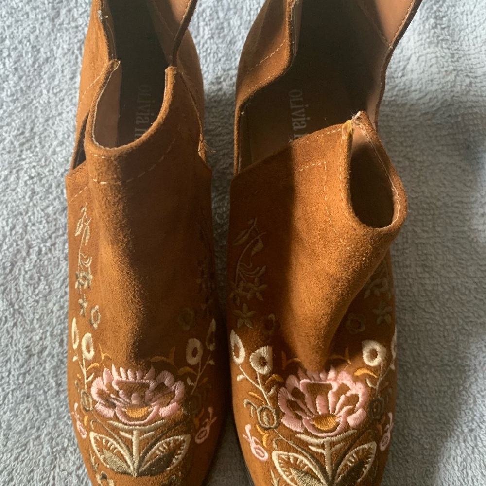 Booties - Picture 5 of 6